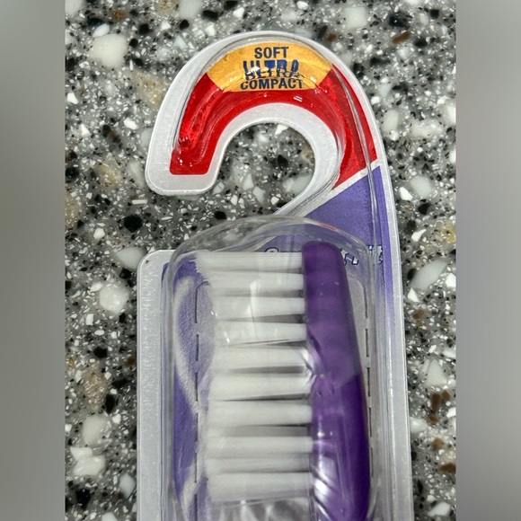 NEW Bundle of 3 COLGATE Wave Soft Ultra Toothbrushes - Picture 5 of 5